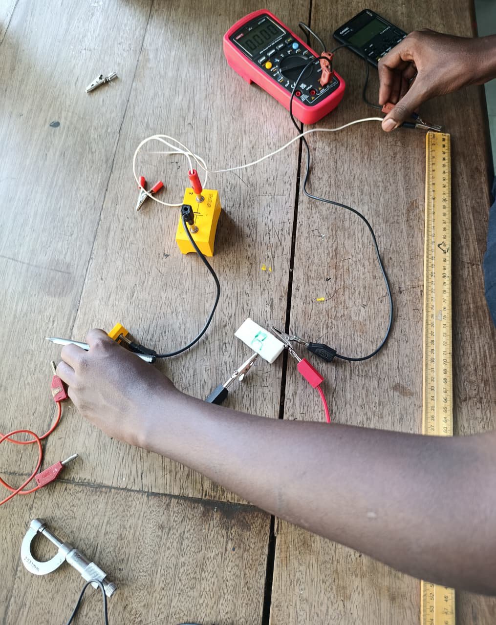 Electricity practical Year 12 (1).jpeg