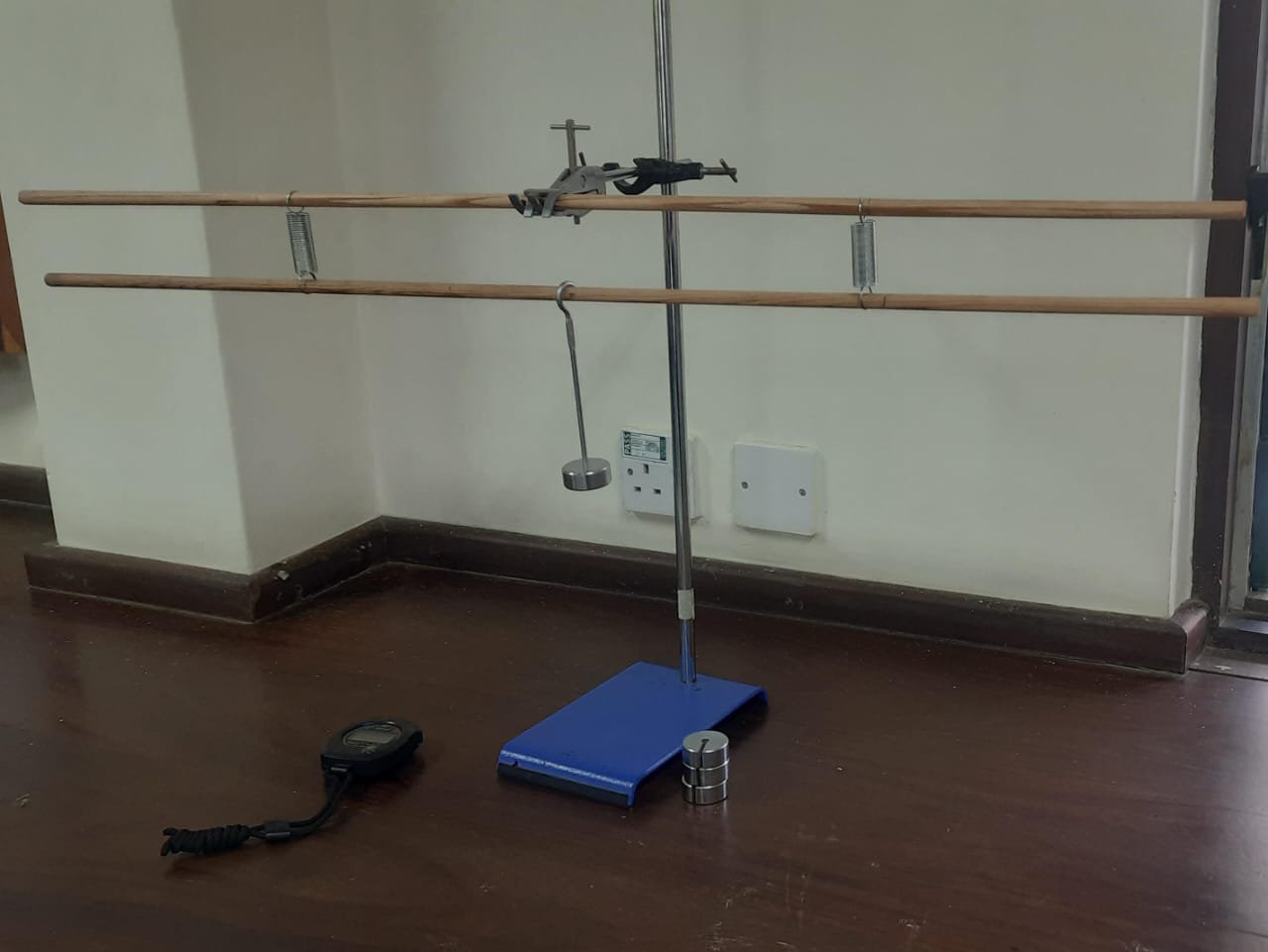 Physics practical set up 1.jpeg